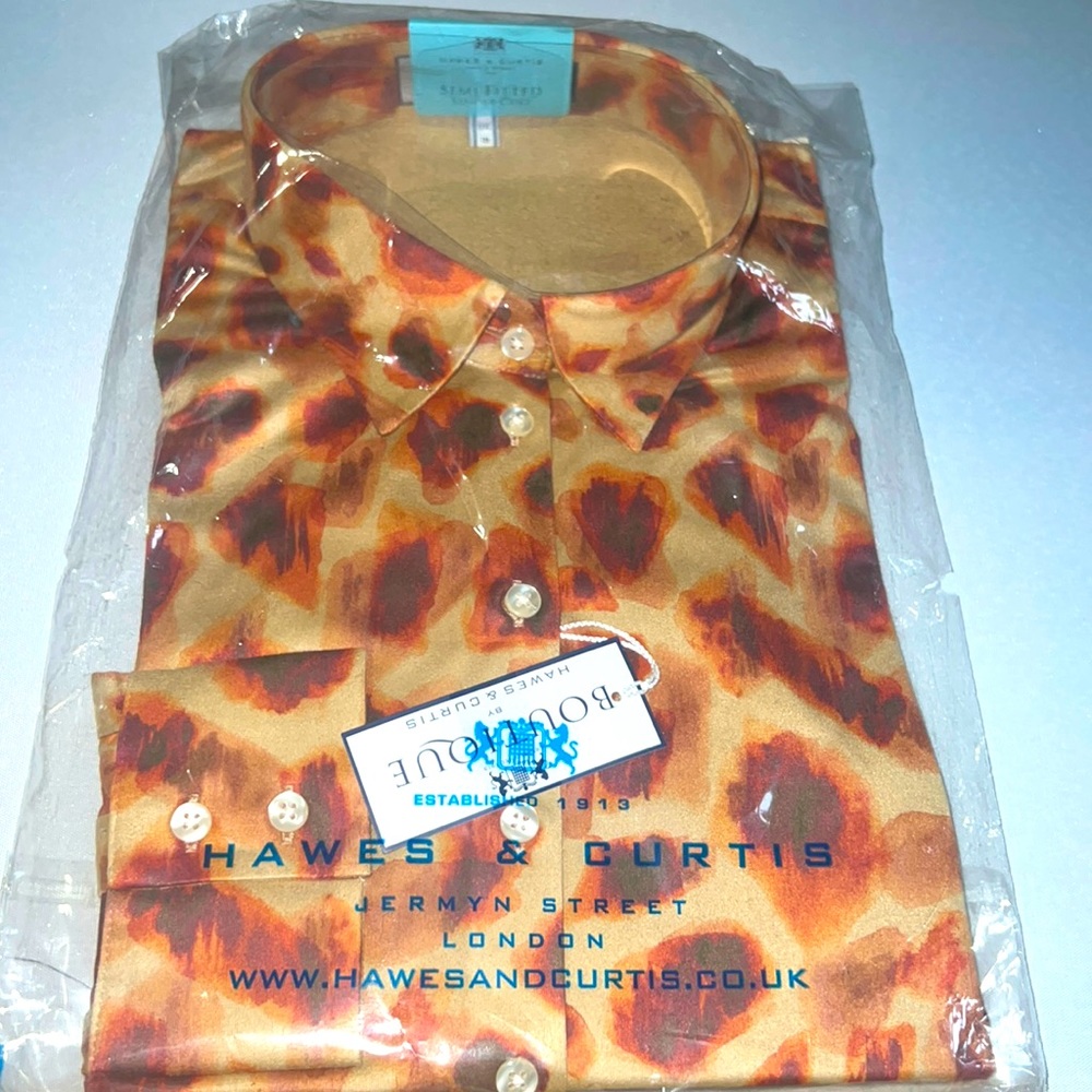 HAWES&CURTIS Fitted Hipster Boutique ChetahPrint Fitted Buttondown Blouse shirt.